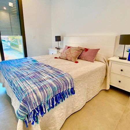 Chalet Con Piscina Privada En La Urb. De Puerto Rey Los Amarguillos Extérieur photo